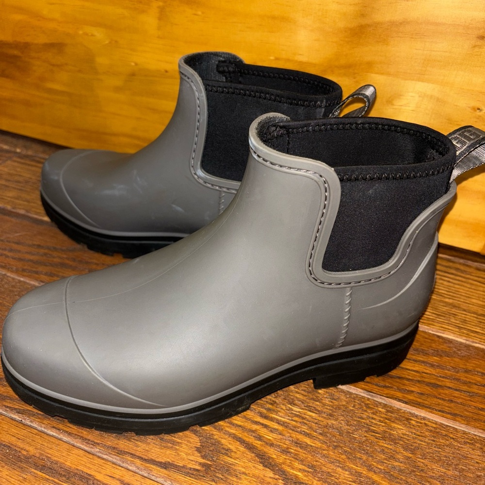UGG Gray and Black Winter Rain Boots